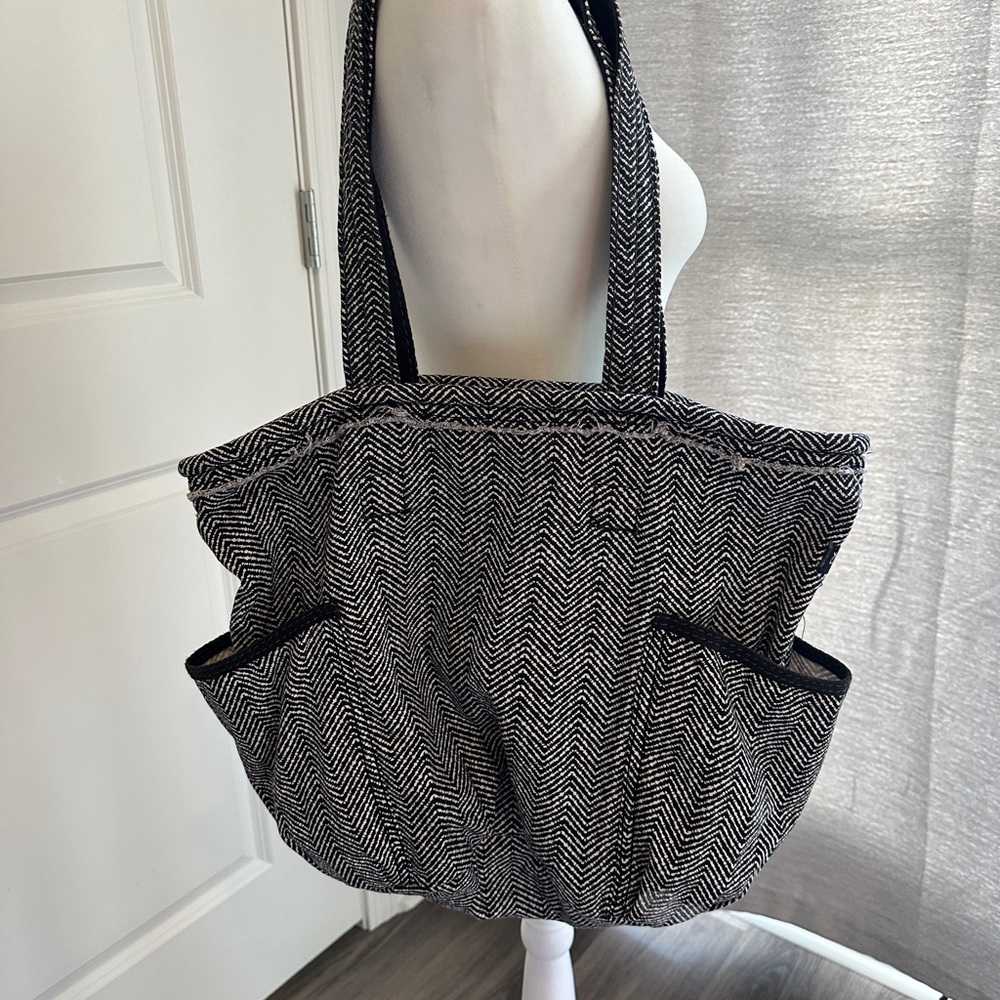 Thirty-One Classic Black and White Tote